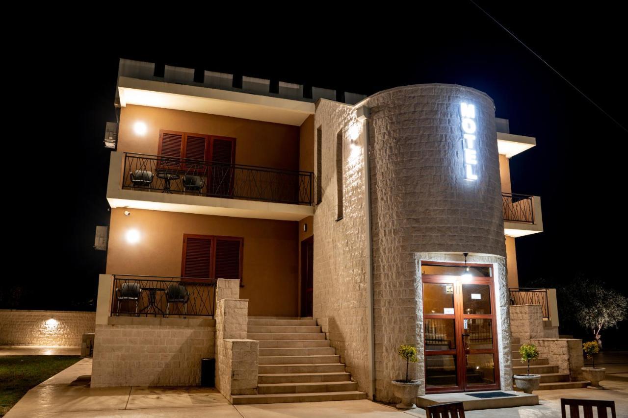 Motel Zeta Lux Mitrovici  Esterno foto
