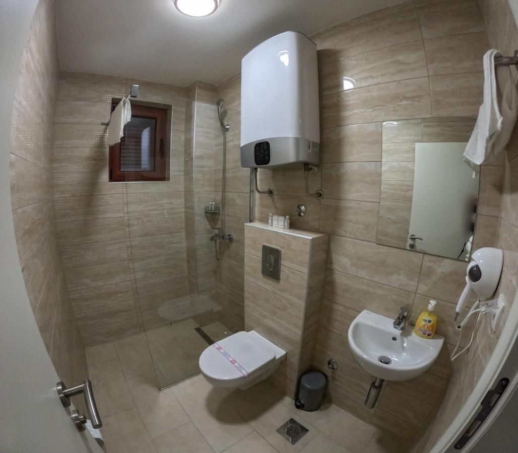 Motel Zeta Lux Mitrovici  Esterno foto