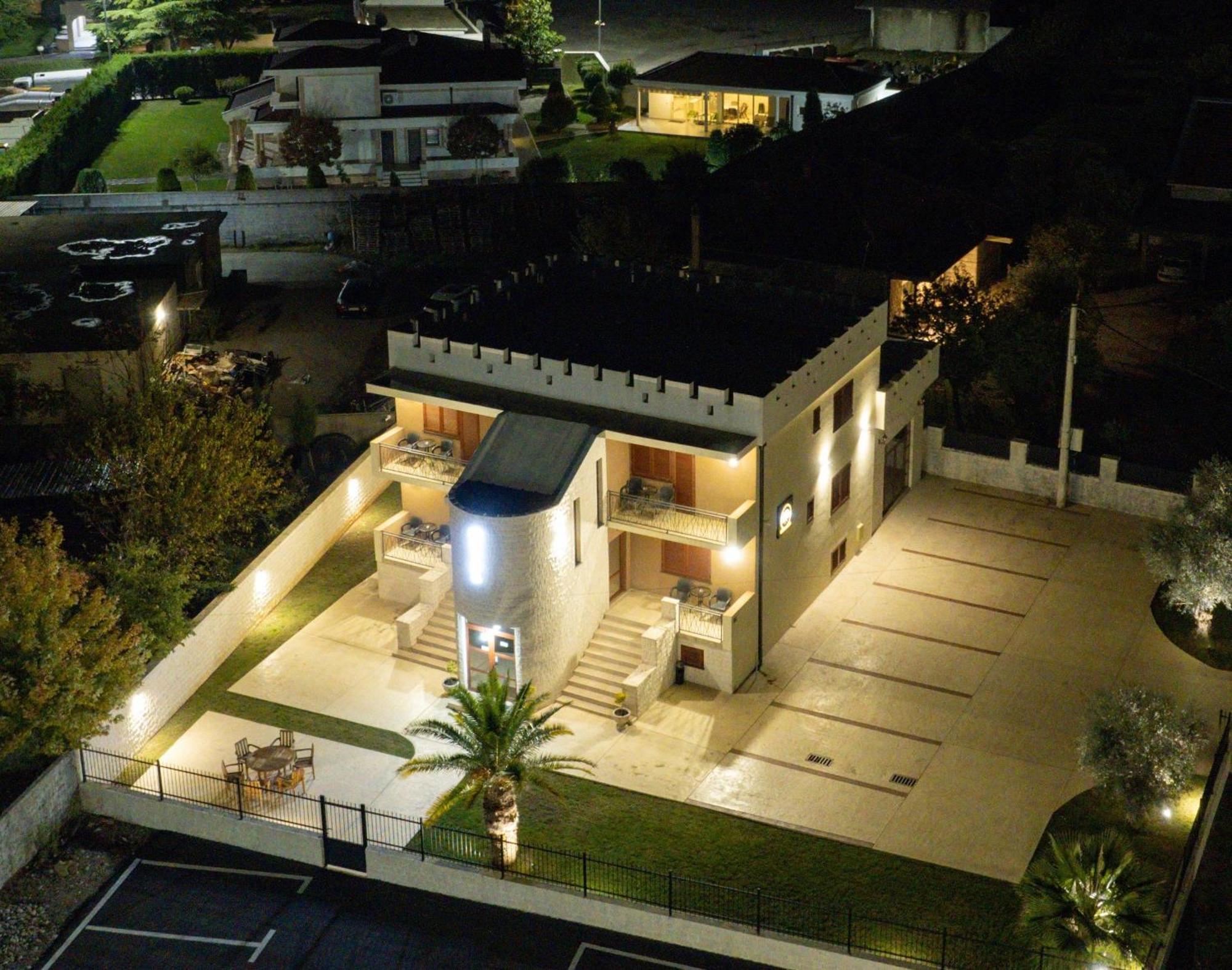 Motel Zeta Lux Mitrovici  Esterno foto