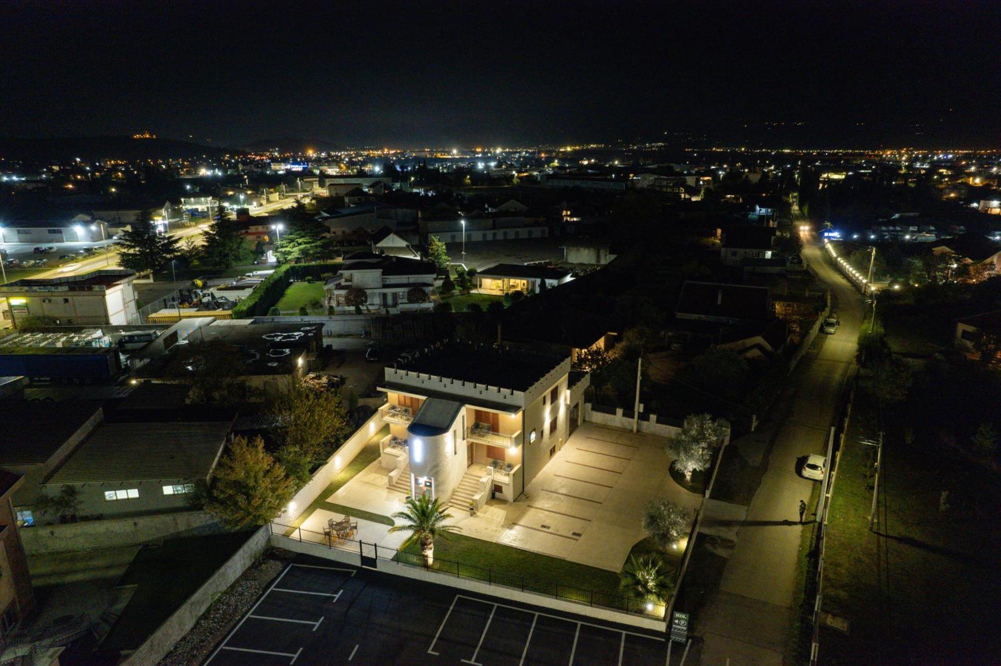Motel Zeta Lux Mitrovici  Esterno foto