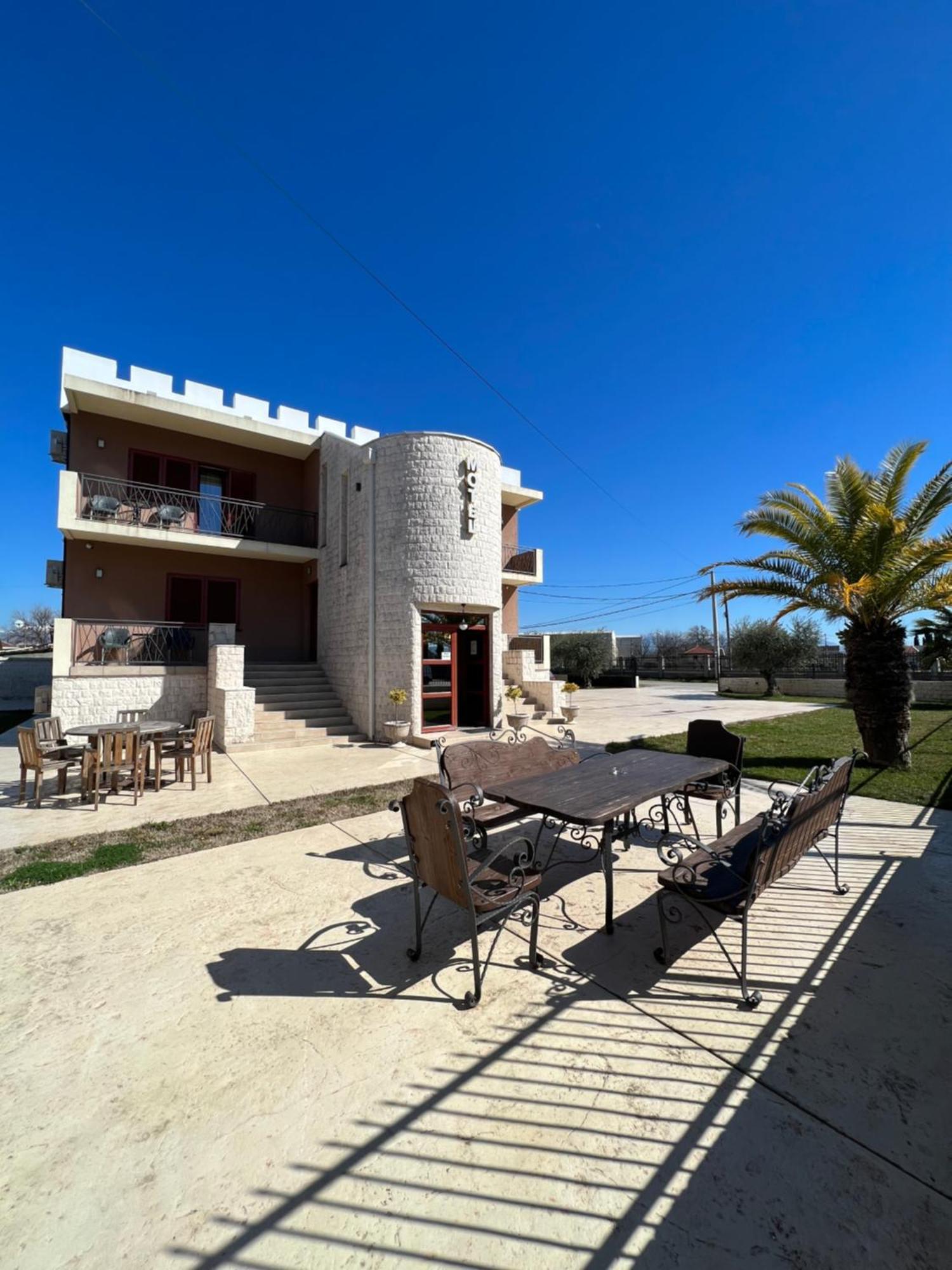 Motel Zeta Lux Mitrovici  Esterno foto