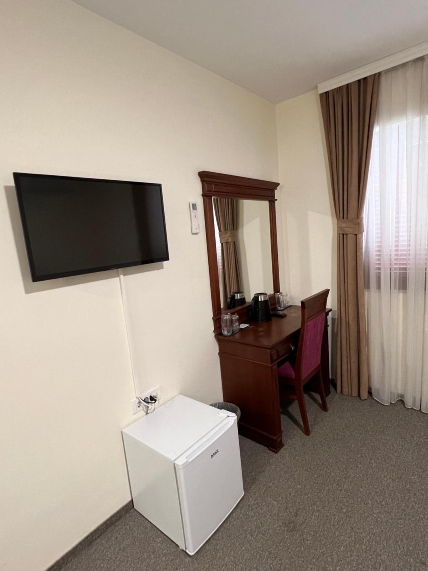 Motel Zeta Lux Mitrovici  Esterno foto