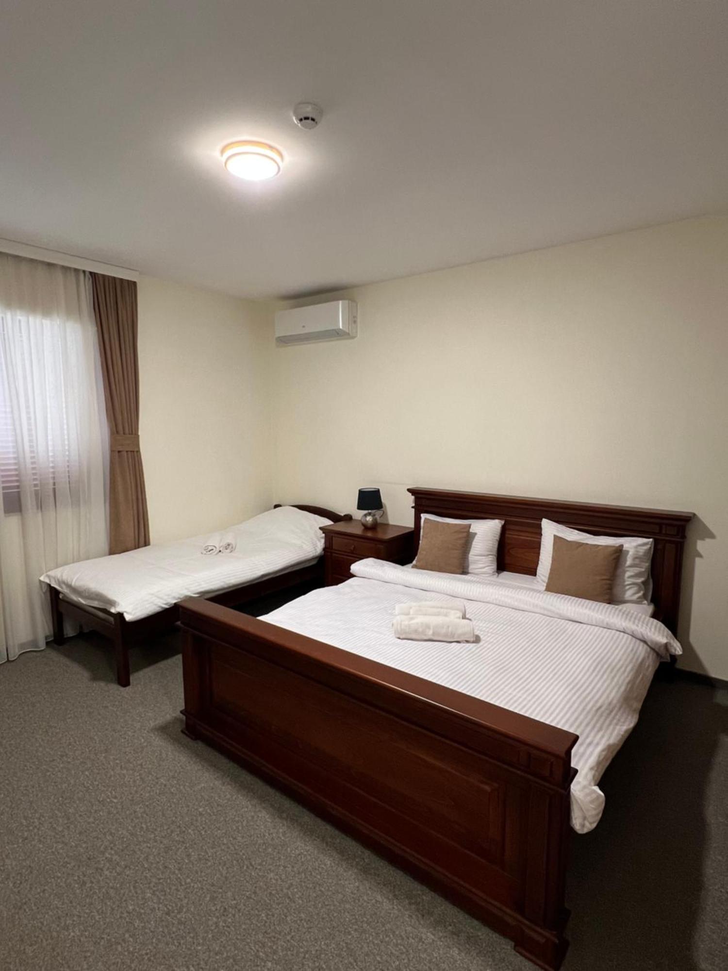 Motel Zeta Lux Mitrovici  Esterno foto