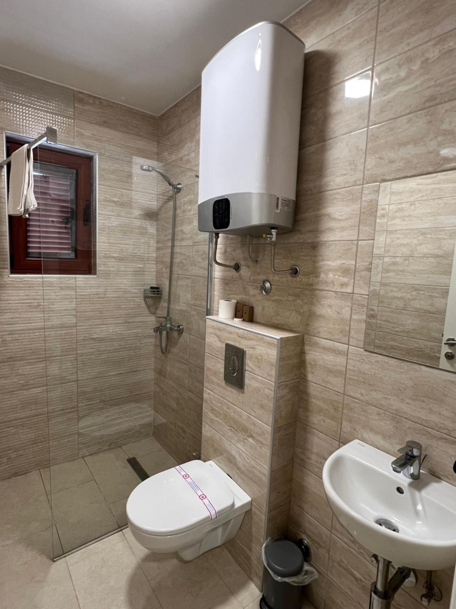 Motel Zeta Lux Mitrovici  Esterno foto
